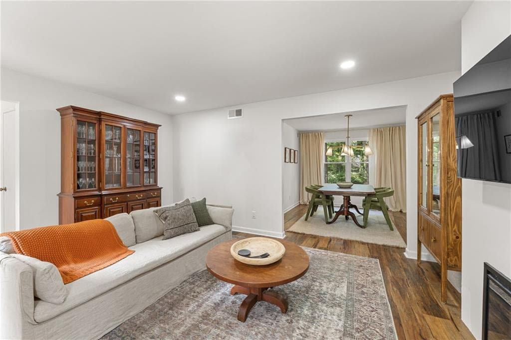 4 bedroom, 4 bathroom, 2,244 sq ft single family residence for sale at 170 Laurel Mill Court, Roswell, GA 30076 — photo 6