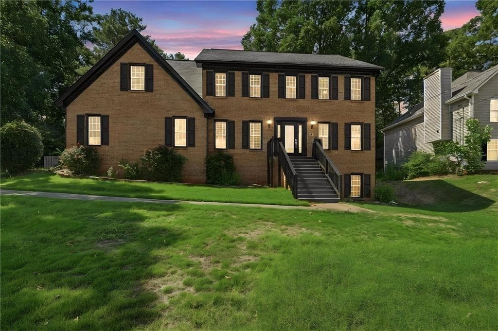5 bedroom, 3 bathroom, 3,117 sq ft single family residence for sale at 4040 Camaron Way, Snellville, GA 30039