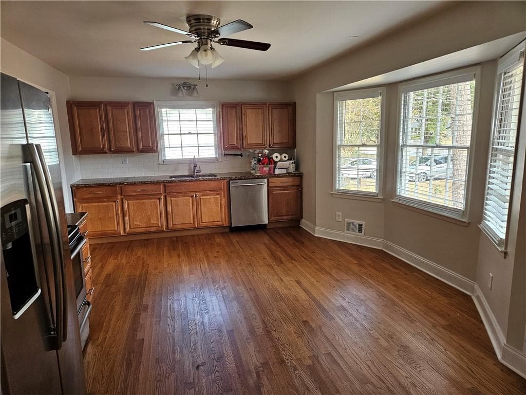 4 bedroom, 3 bathroom, 2,119 sq ft single family residence for rent at 4882 Happy Hollow Road, Dunwoody, GA 30360 for $2,850 a month — photo 5