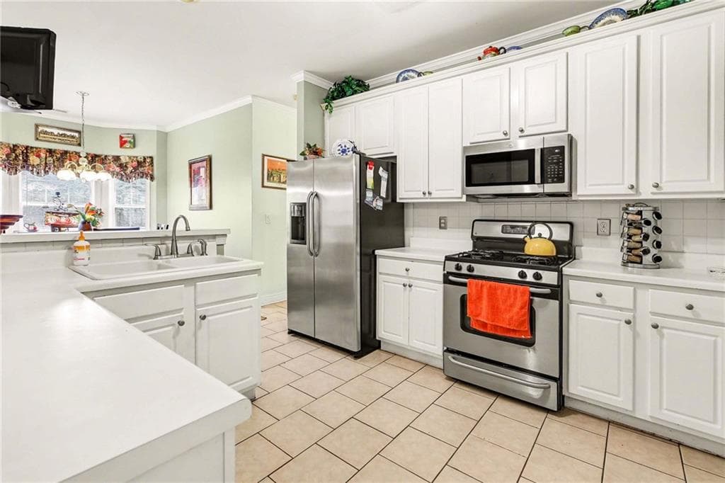 4 bedroom, 2 bathroom, 2,266 sq ft single family residence for sale at 1041 Olive Drive, Hampton, GA 30228 — photo 10