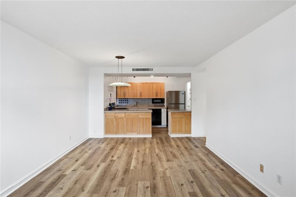 1 bedroom, 1 bathroom, 658 sq ft condominium for sale at 2965 Pharr Court South 609, Atlanta, GA 30305 — photo 9