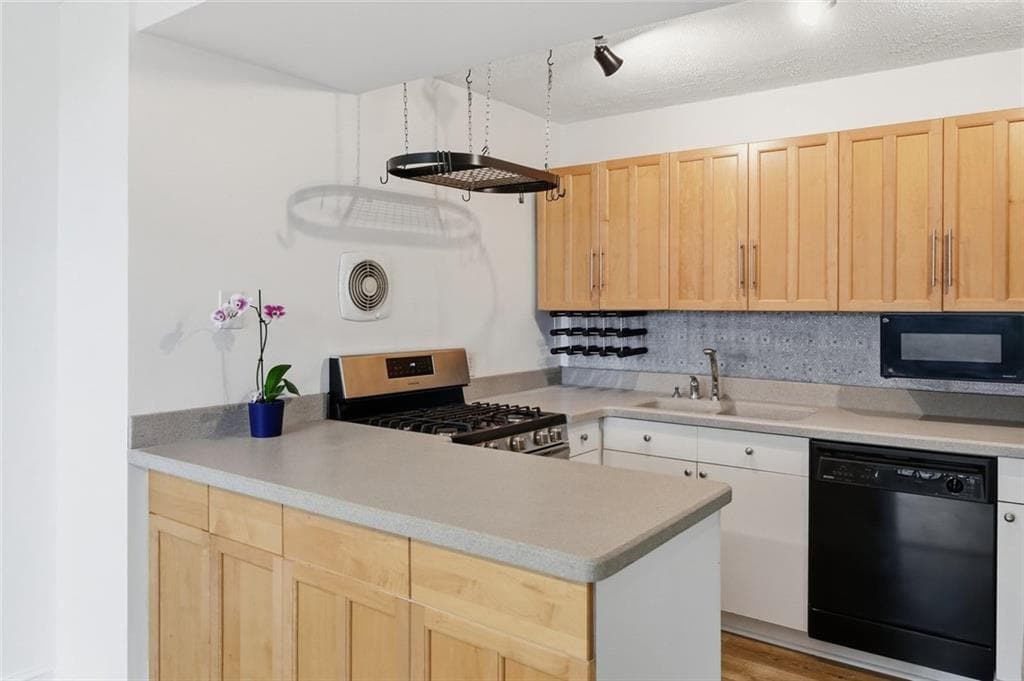 1 bedroom, 1 bathroom, 658 sq ft condominium for sale at 2965 Pharr Court South 609, Atlanta, GA 30305 — photo 10