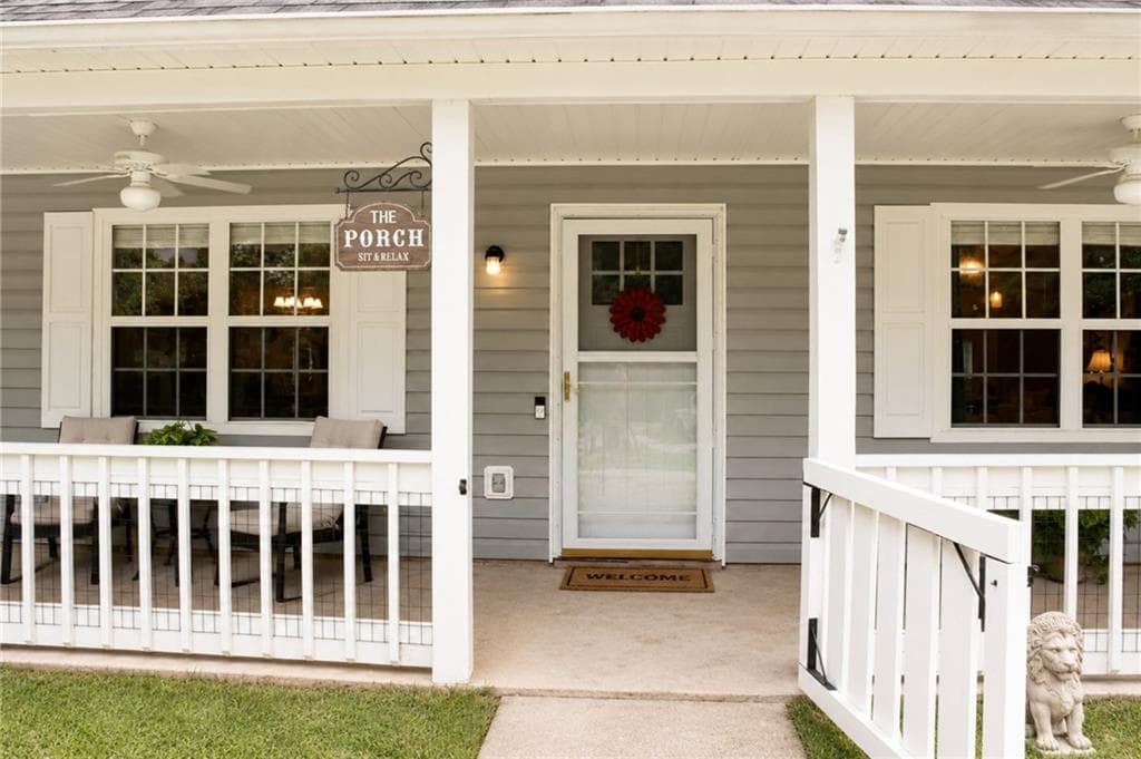 3 bedroom, 2 bathroom, 2,246 sq ft single family residence for sale at 523 S River Drive, Jackson, GA 30233 — photo 4