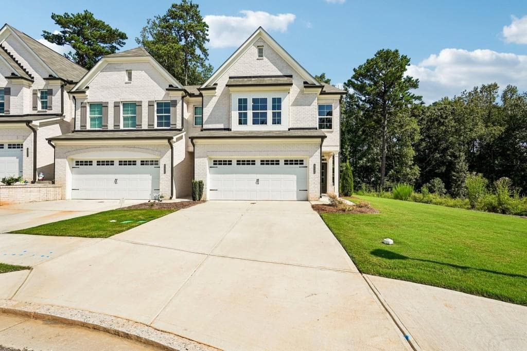 3 bedroom, 3 bathroom, 1,814 sq ft townhouse for sale at 4240 Cavalier Way, Duluth, GA 30097