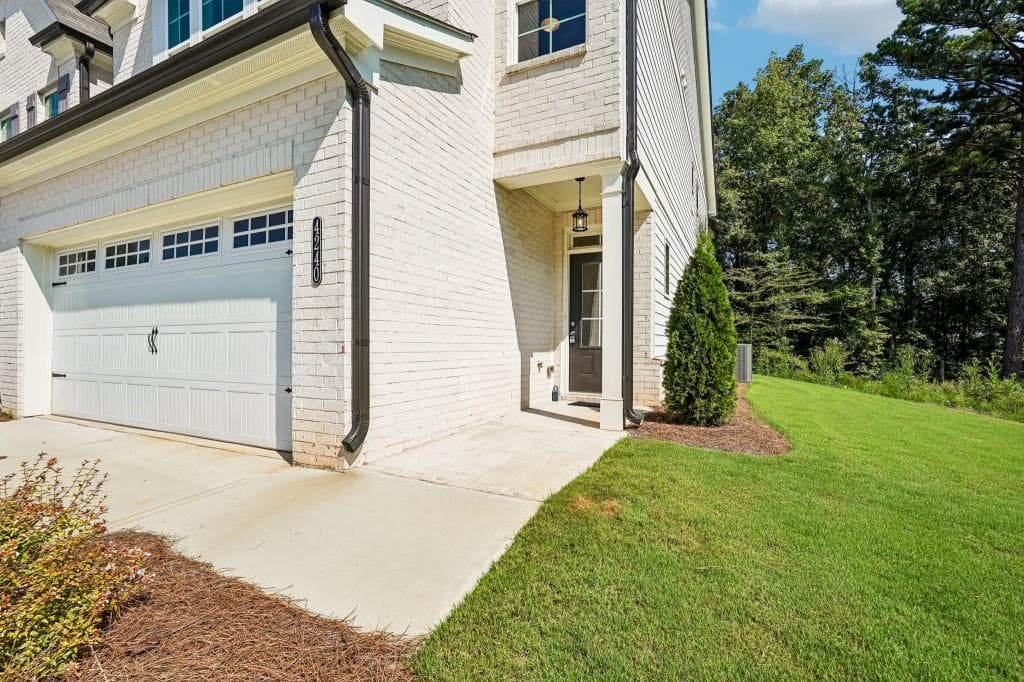 3 bedroom, 3 bathroom, 1,814 sq ft townhouse for sale at 4240 Cavalier Way, Duluth, GA 30097 — photo 4