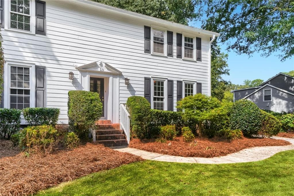 4 bedroom, 4 bathroom, 2,706 sq ft single family residence for sale at 1349 Murdock Road, Marietta, GA 30062 — photo 3
