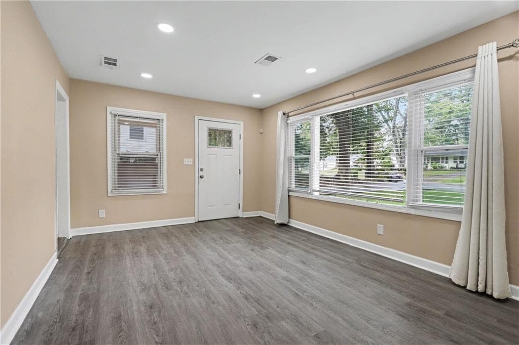 2 bedroom, 1 bathroom, 916 sq ft single family residence for sale at 1764 Lee Street, Decatur, GA 30035 — photo 5