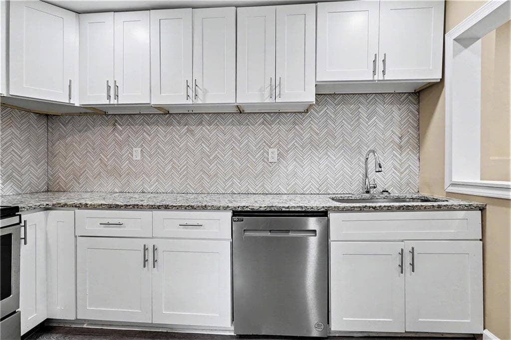 2 bedroom, 1 bathroom, 916 sq ft single family residence for sale at 1764 Lee Street, Decatur, GA 30035 — photo 7