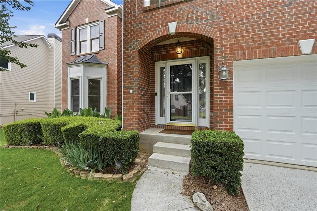 6 bedroom, 4 bathroom, 3,117 sq ft single family residence for sale at 160 Treadstone Overlook, Suwanee, GA 30024 — photo 3