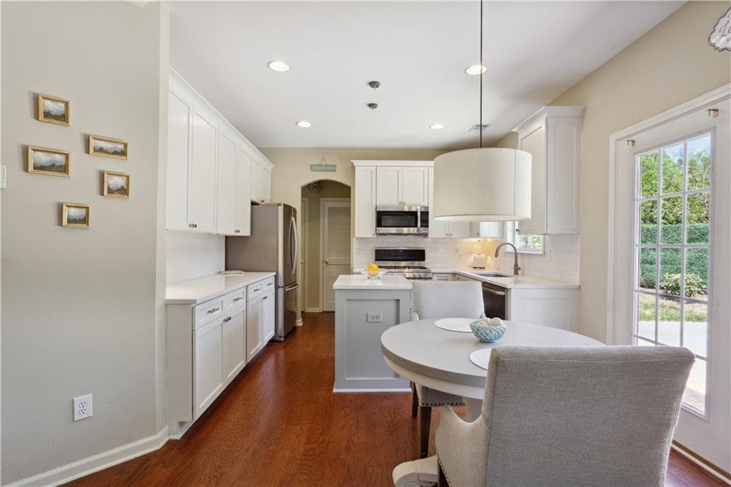4 bedroom, 3 bathroom, 2,412 sq ft single family residence for sale at 4545 Chelton Court, Smyrna, GA 30080 — photo 10