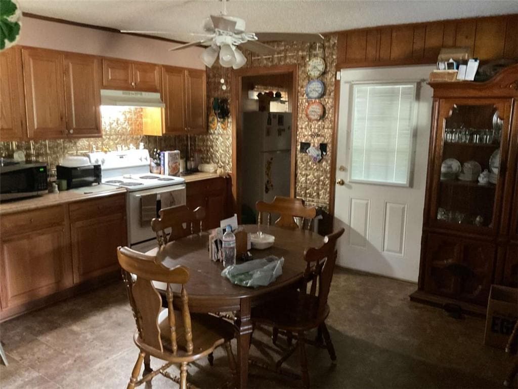 4 bedroom, 2 bathroom, 1,338 sq ft single family residence for sale at 517 Whitehall Street, Vienna, GA 31092 — photo 7