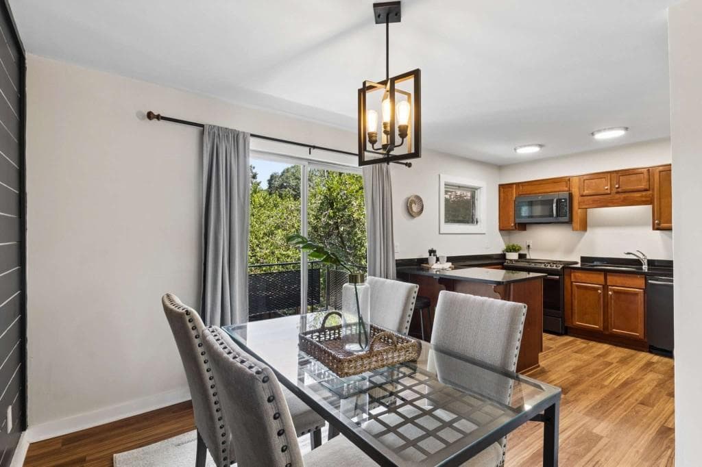 2 bedroom, 2 bathroom, 1,084 sq ft condominium for sale at 115 Biscayne Drive A6, Atlanta, GA 30309 — photo 9