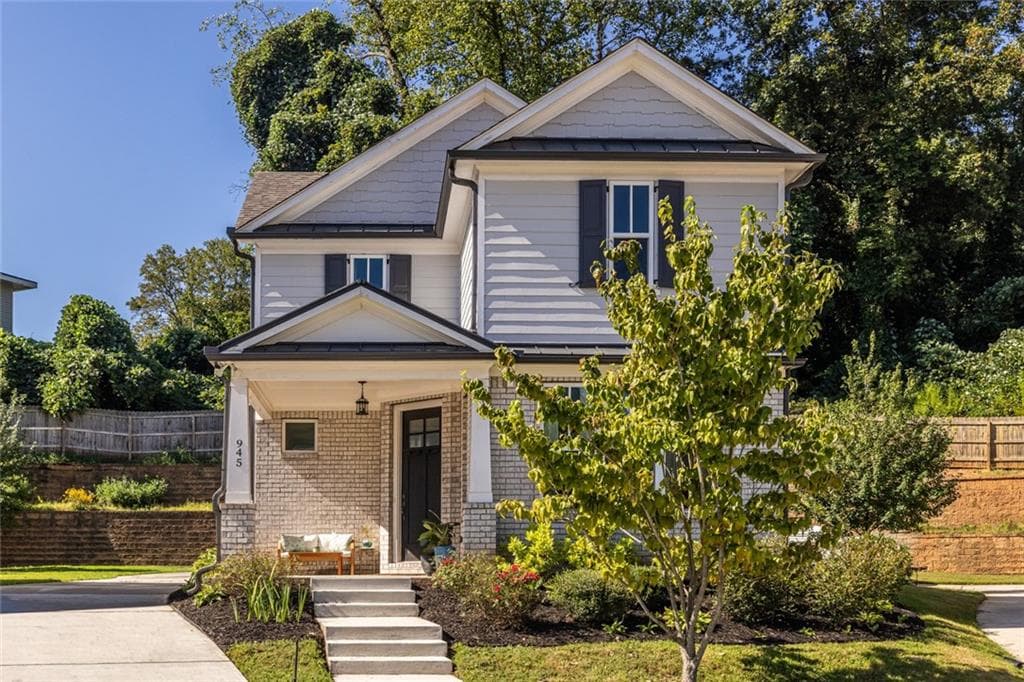 3 bedroom, 3 bathroom, 2,246 sq ft single family residence for sale at 945 Rittenhouse Way, Atlanta, GA 30316 — photo 2