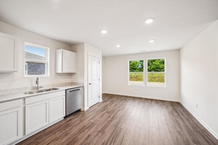 3 bedroom, 2 bathroom, 1,416 sq ft single family residence under contract at 267 Woodlake Landing, Hartwell, GA 30643 — photo 8