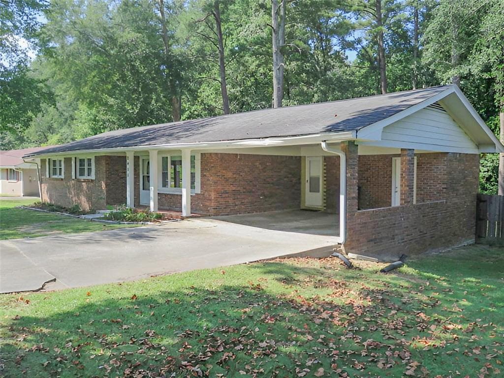 3 bedroom, 2 bathroom, 1,460 sq ft single family residence for sale at 2455 Thornton Drive, Atlanta, GA 30349 — photo 4