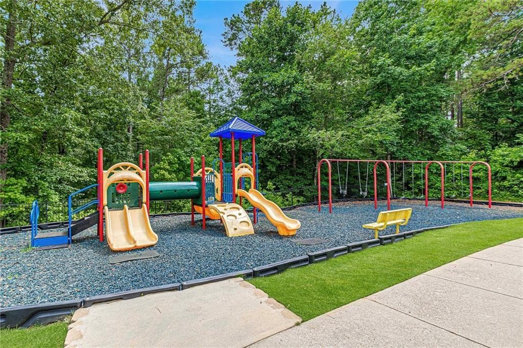 5 bedroom, 4 bathroom, 4,473 sq ft single family residence for sale at 5950 Sequoia Lane, Douglasville, GA 30135 — photo 4