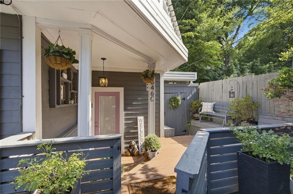 2 bedroom, 2 bathroom, 1,305 sq ft single family residence under contract at 846 Saint Charles Avenue C, Atlanta, GA 30306