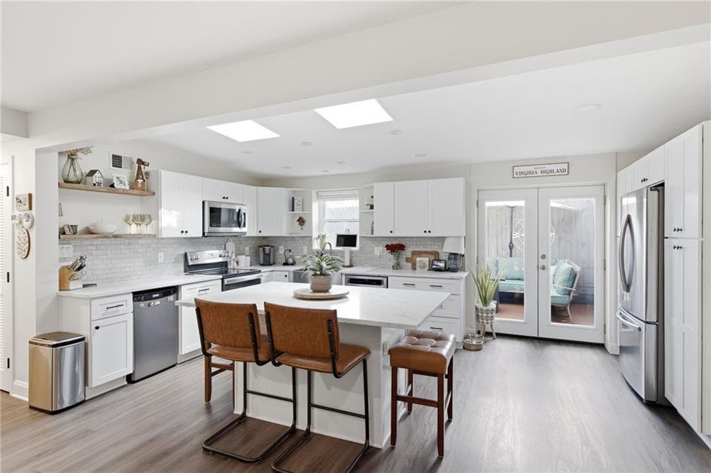 2 bedroom, 2 bathroom, 1,305 sq ft single family residence under contract at 846 Saint Charles Avenue C, Atlanta, GA 30306 — photo 7