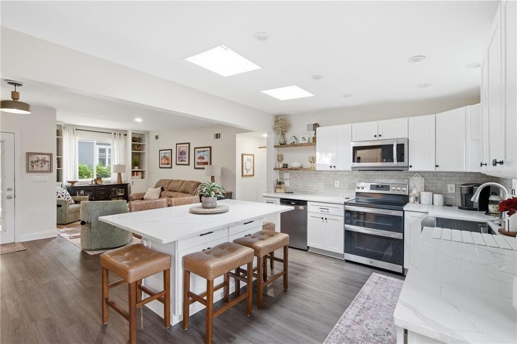 2 bedroom, 2 bathroom, 1,305 sq ft single family residence under contract at 846 Saint Charles Avenue C, Atlanta, GA 30306 — photo 8