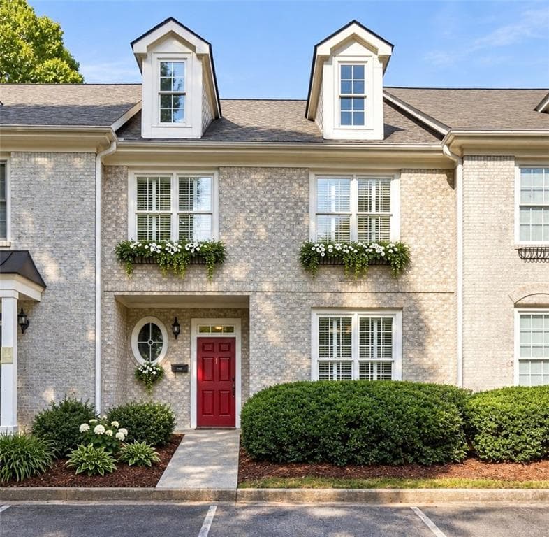 3 bedroom, 3 bathroom, 1,986 sq ft townhouse for sale at 1822 Rue De Montreal, Tucker, GA 30084 — photo 2