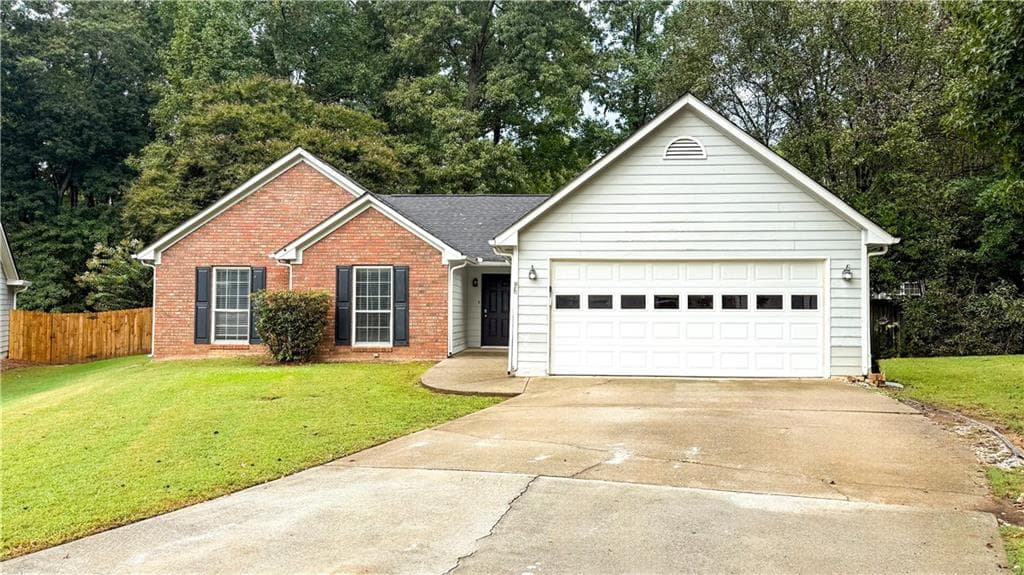 3 bedroom, 2 bathroom, 1,760 sq ft single family residence under contract at 1320 Opal Circle, Lawrenceville, GA 30043 — photo 2
