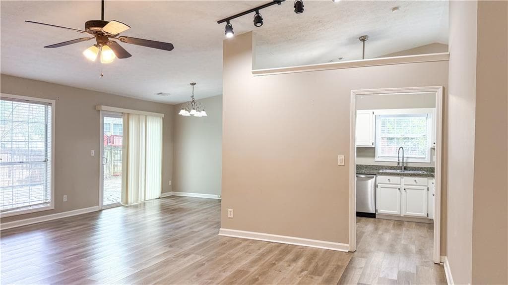 3 bedroom, 2 bathroom, 1,760 sq ft single family residence under contract at 1320 Opal Circle, Lawrenceville, GA 30043 — photo 5