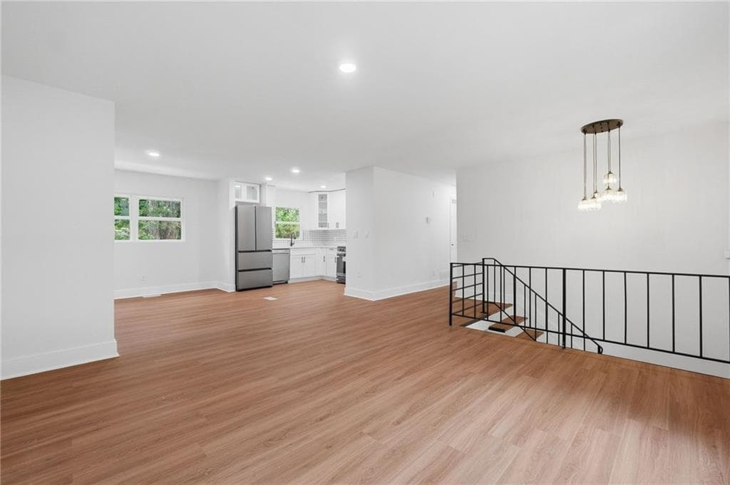 4 bedroom, 3 bathroom, 1,906 sq ft single family residence for sale at 4404 Cedar Ridge Trail, Stone Mountain, GA 30083 — photo 7