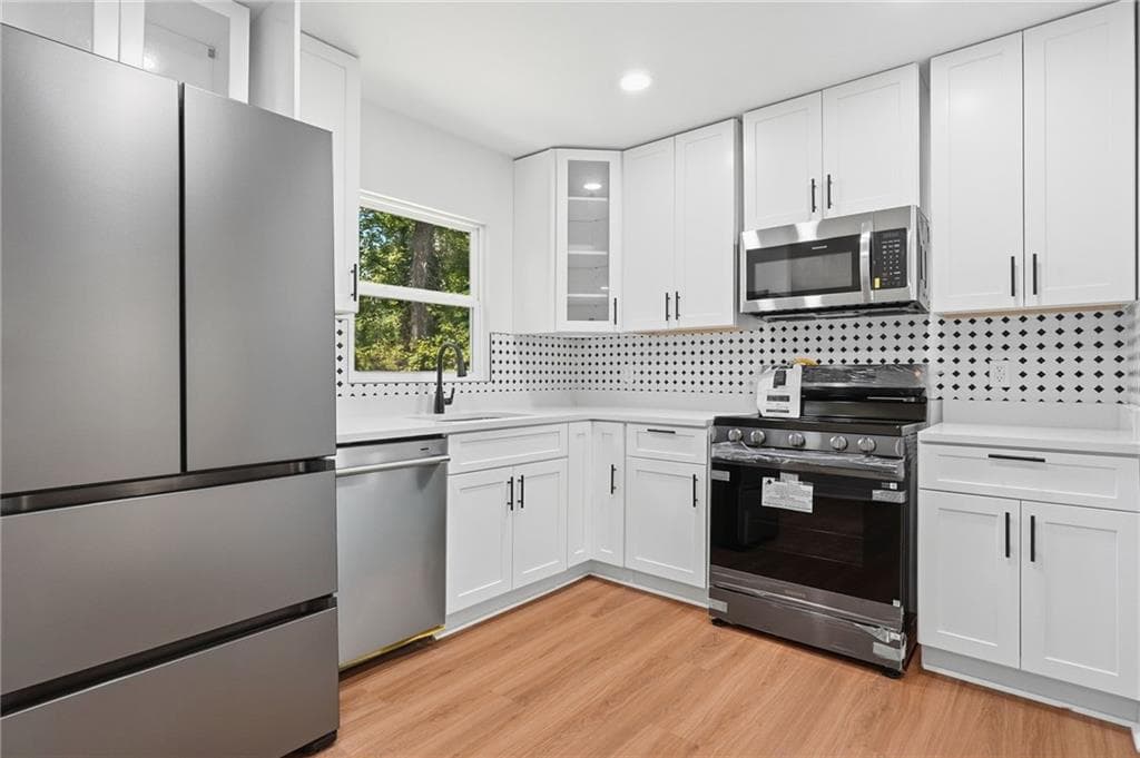 4 bedroom, 3 bathroom, 1,906 sq ft single family residence for sale at 4404 Cedar Ridge Trail, Stone Mountain, GA 30083 — photo 8