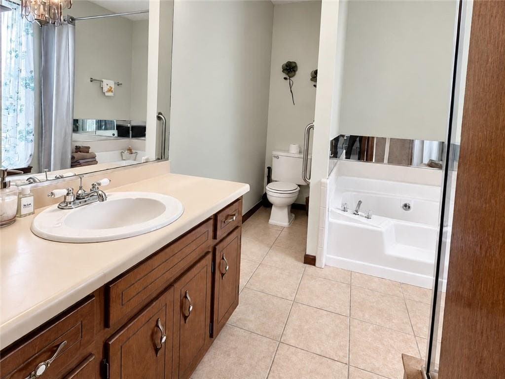 3 bedroom, 2 bathroom, 1,568 sq ft single family residence for sale at 1166 Lakeridge Court, Grayson, GA 30017 — photo 8