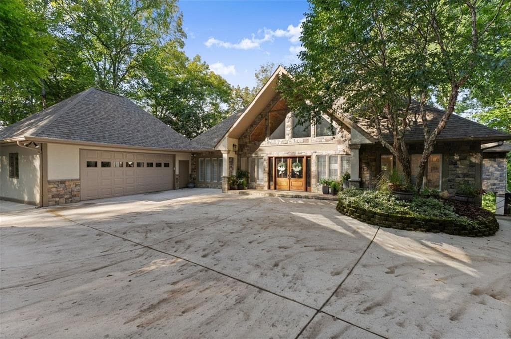 6 bedroom, 4 bathroom, 4,614 sq ft single family residence for sale at 91 Chestatee View Place, Dawsonville, GA 30534