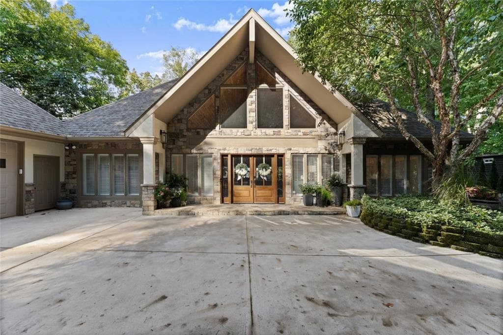 6 bedroom, 4 bathroom, 4,614 sq ft single family residence for sale at 91 Chestatee View Place, Dawsonville, GA 30534 — photo 4