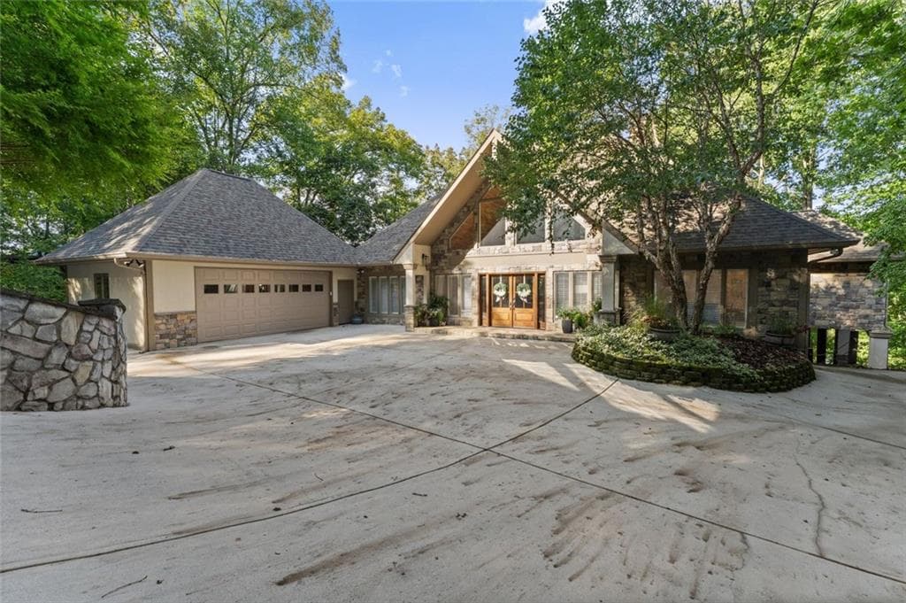 6 bedroom, 4 bathroom, 4,614 sq ft single family residence for sale at 91 Chestatee View Place, Dawsonville, GA 30534 — photo 8