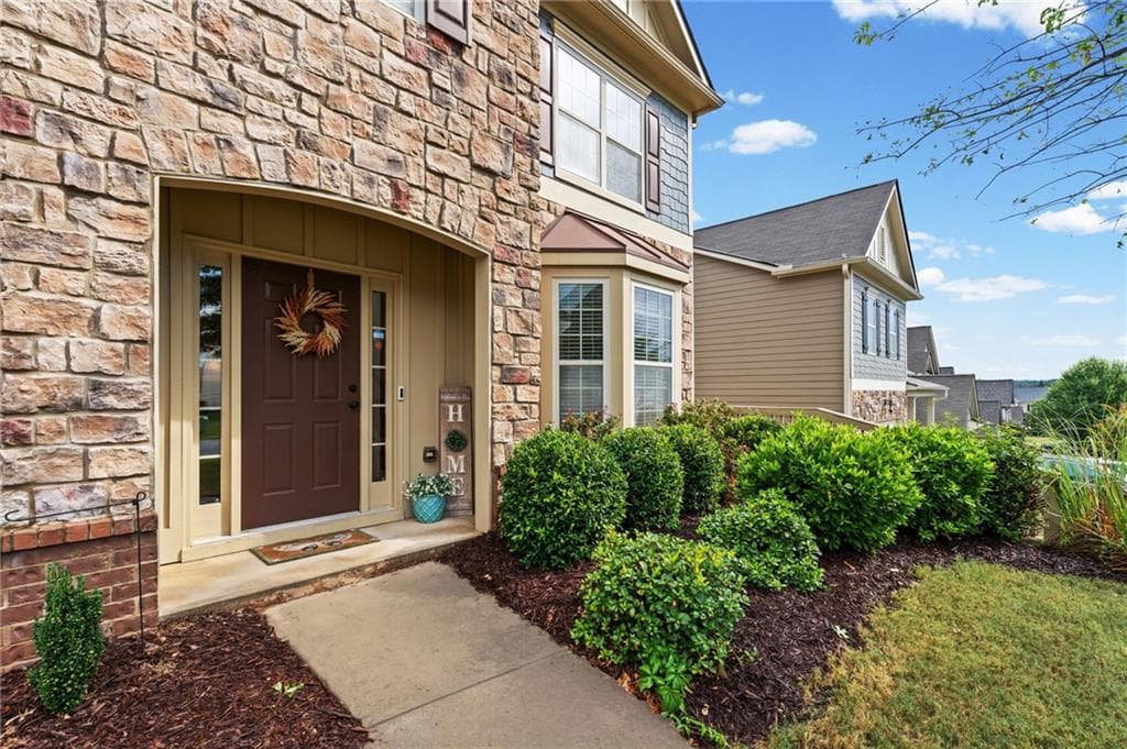 5 bedroom, 3 bathroom, 2,986 sq ft single family residence for sale at 4945 Pont Du Gard Drive, Cumming, GA 30040 — photo 2