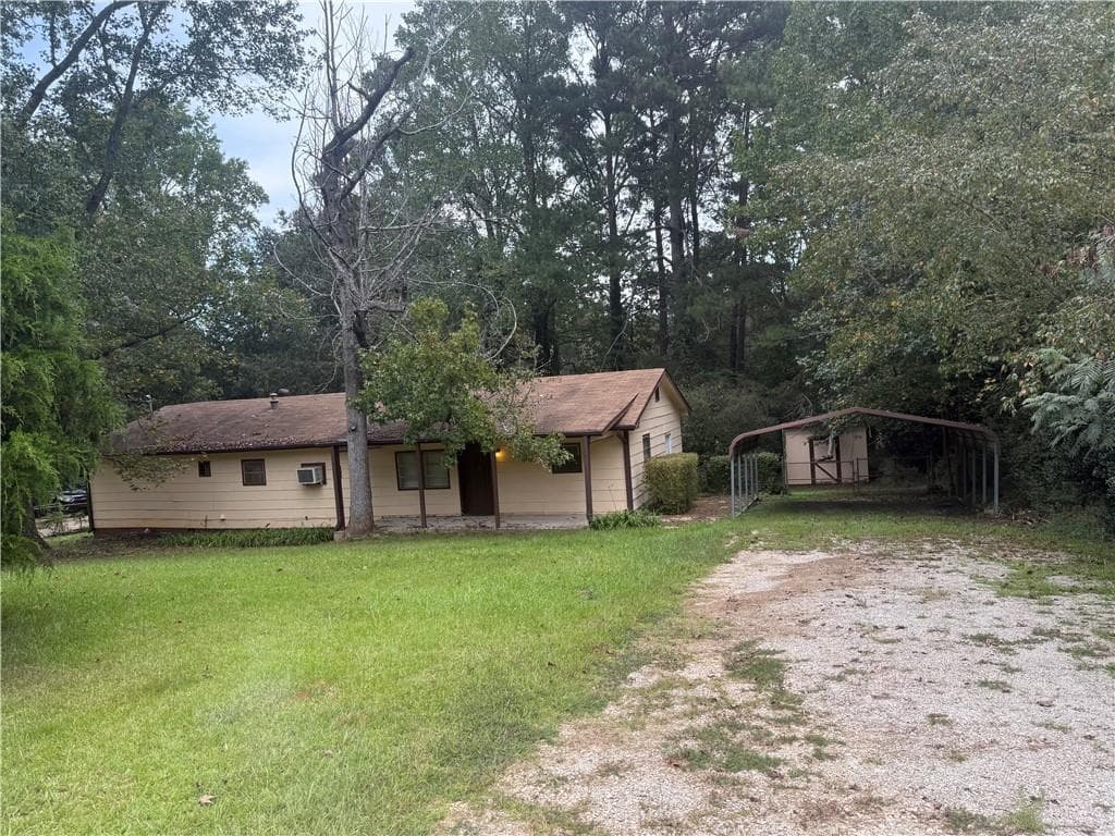 4 bedroom, 2 bathroom, 1,438 sq ft single family residence for sale at 285 Highland Circle, Stockbridge, GA 30281 — photo 2