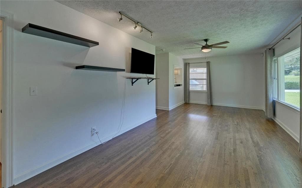 2 bedroom, 1 bathroom, 1,194 sq ft single family residence for sale at 1398 Cumberland Drive, Gainesville, GA 30501 — photo 4