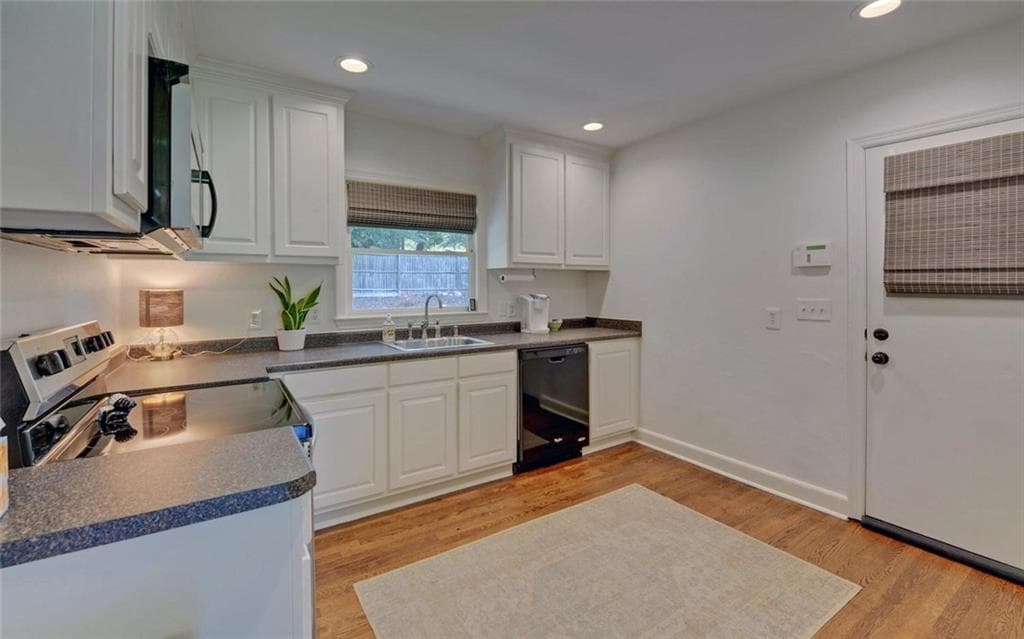 2 bedroom, 1 bathroom, 1,194 sq ft single family residence for sale at 1398 Cumberland Drive, Gainesville, GA 30501 — photo 7