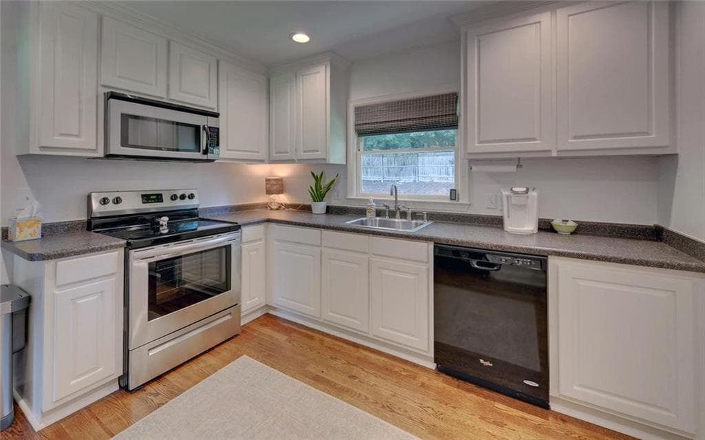 2 bedroom, 1 bathroom, 1,194 sq ft single family residence for sale at 1398 Cumberland Drive, Gainesville, GA 30501 — photo 8