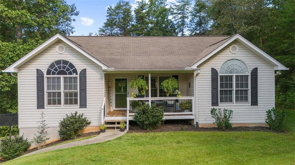 3 bedroom, 2 bathroom, 1,400 sq ft single family residence for sale at 272 Cedar Springs Lane, Dahlonega, GA 30533 — photo 3