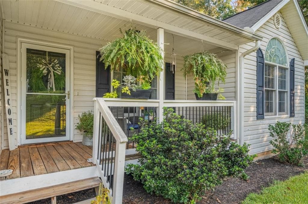 3 bedroom, 2 bathroom, 1,400 sq ft single family residence for sale at 272 Cedar Springs Lane, Dahlonega, GA 30533 — photo 7