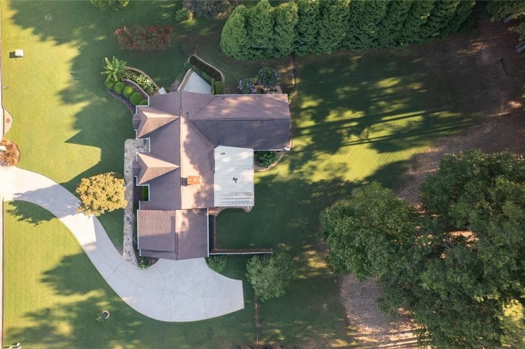5 bedroom, 3 bathroom, 4,154 sq ft single family residence for sale at 1321 N Brandy Shoals, Conyers, GA 30013 — photo 2