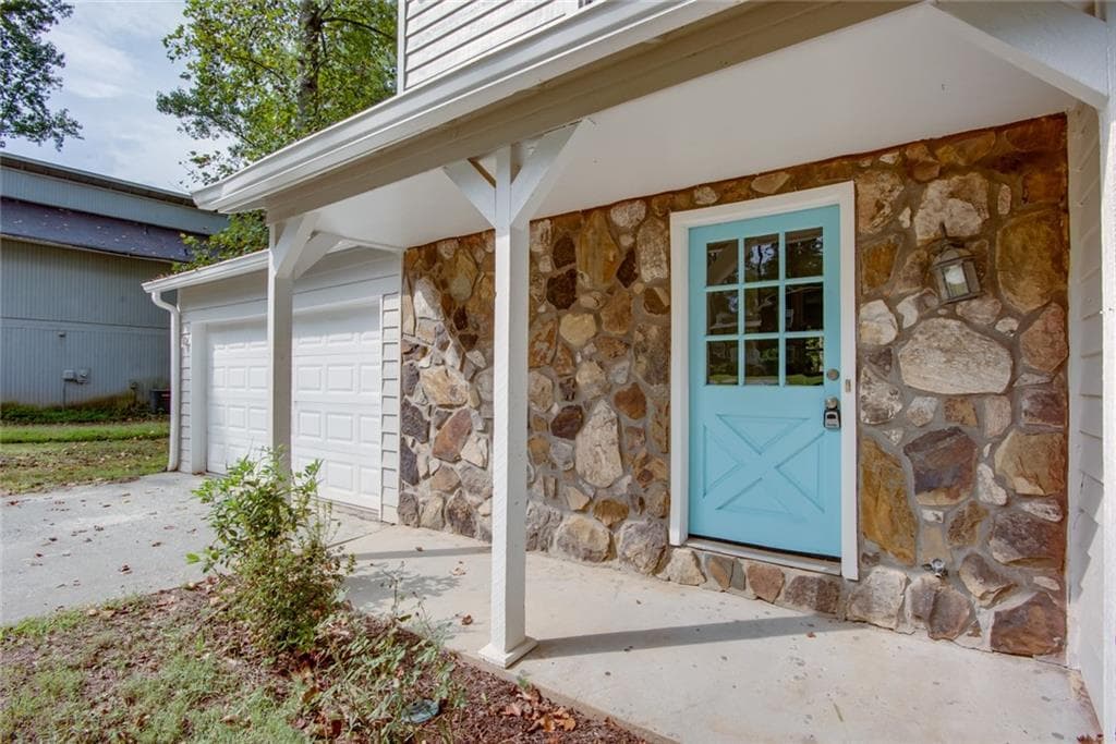 3 bedroom, 3 bathroom, 1,552 sq ft single family residence for sale at 2472 Landington Way, Duluth, GA 30096 — photo 4