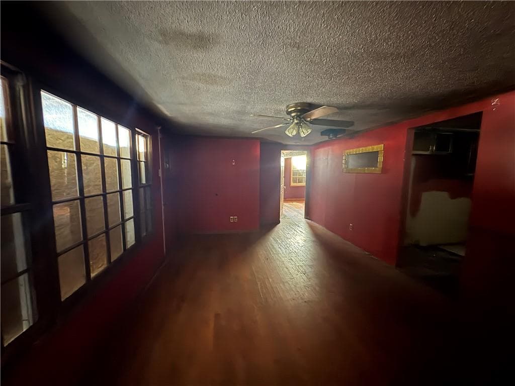 3 bedroom, 2 bathroom, 1,860 sq ft single family residence for sale at 363 Potts Road, Kingston, GA 30145 — photo 5