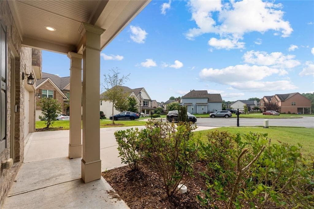 4 bedroom, 3 bathroom, 1,955 sq ft single family residence for sale at 7974 Granmore Court, Lithia Springs, GA 30122 — photo 4