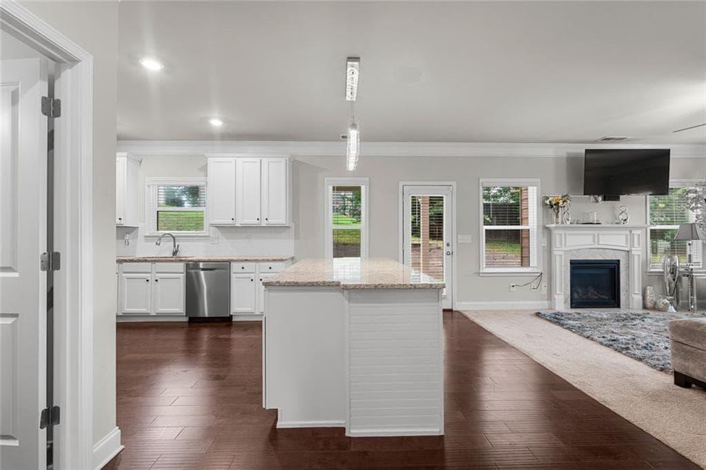 4 bedroom, 3 bathroom, 1,955 sq ft single family residence for sale at 7974 Granmore Court, Lithia Springs, GA 30122 — photo 10