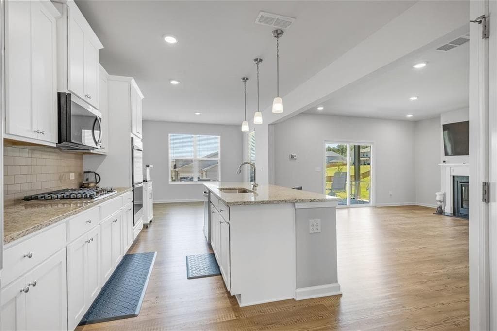 5 bedroom, 4 bathroom, 3,403 sq ft single family residence for rent at 249 Arwen Drive, Mcdonough, GA 30252 for $4,000 a month — photo 5