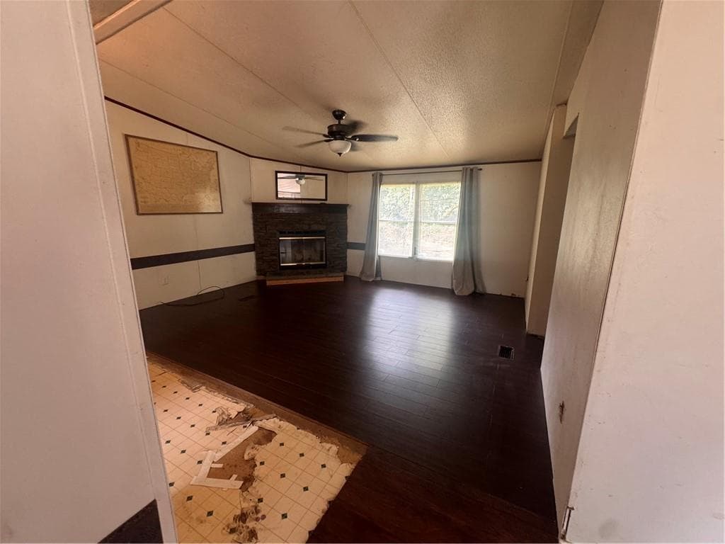 4 bedroom, 2 bathroom, 2,072 sq ft single family residence for sale at 435 Blueberry Lane, Winder, GA 30680 — photo 4