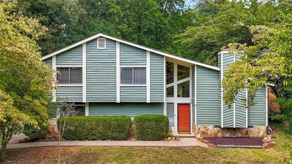 3 bedroom, 2 bathroom, 2,224 sq ft single family residence for sale at 6565 Oakwood Drive, Douglasville, GA 30135