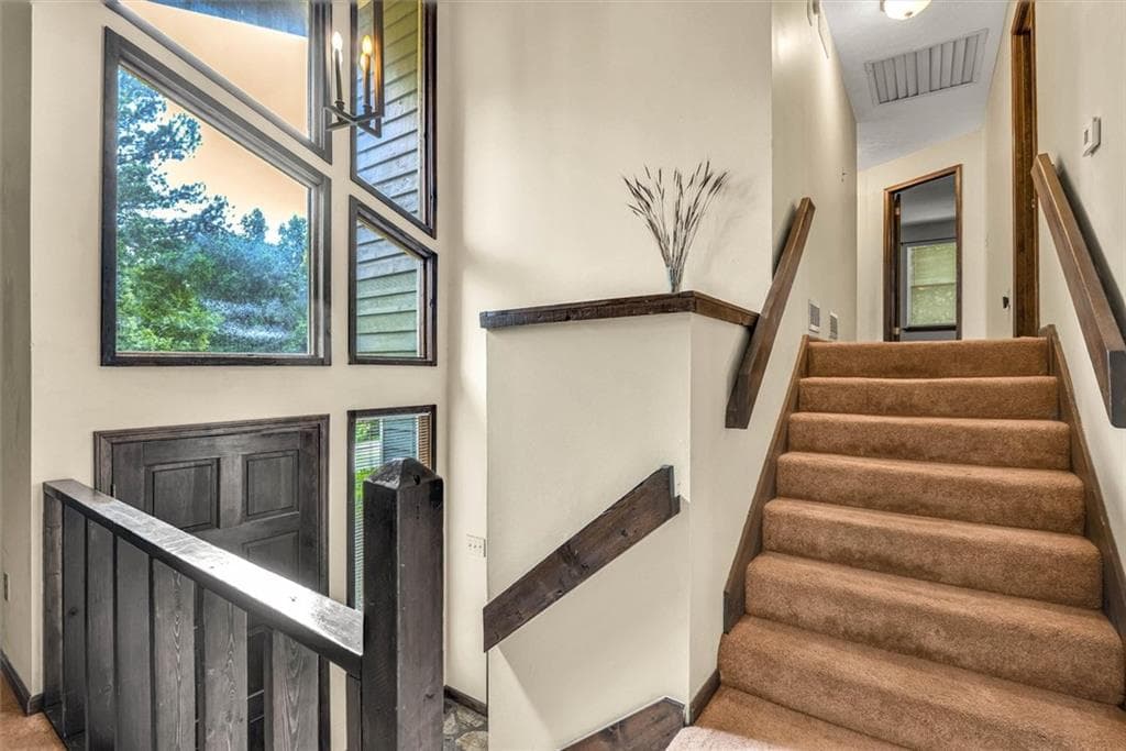 3 bedroom, 2 bathroom, 2,224 sq ft single family residence for sale at 6565 Oakwood Drive, Douglasville, GA 30135 — photo 4
