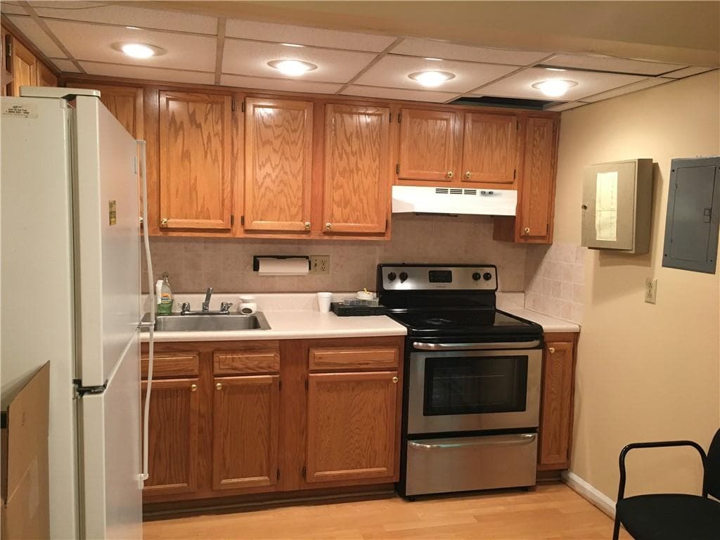 2 bedroom, 2 bathroom, 1,100 sq ft townhouse for rent at 1514 Northwest Drive, Atlanta, GA 30318 for $1,295 a month — photo 3
