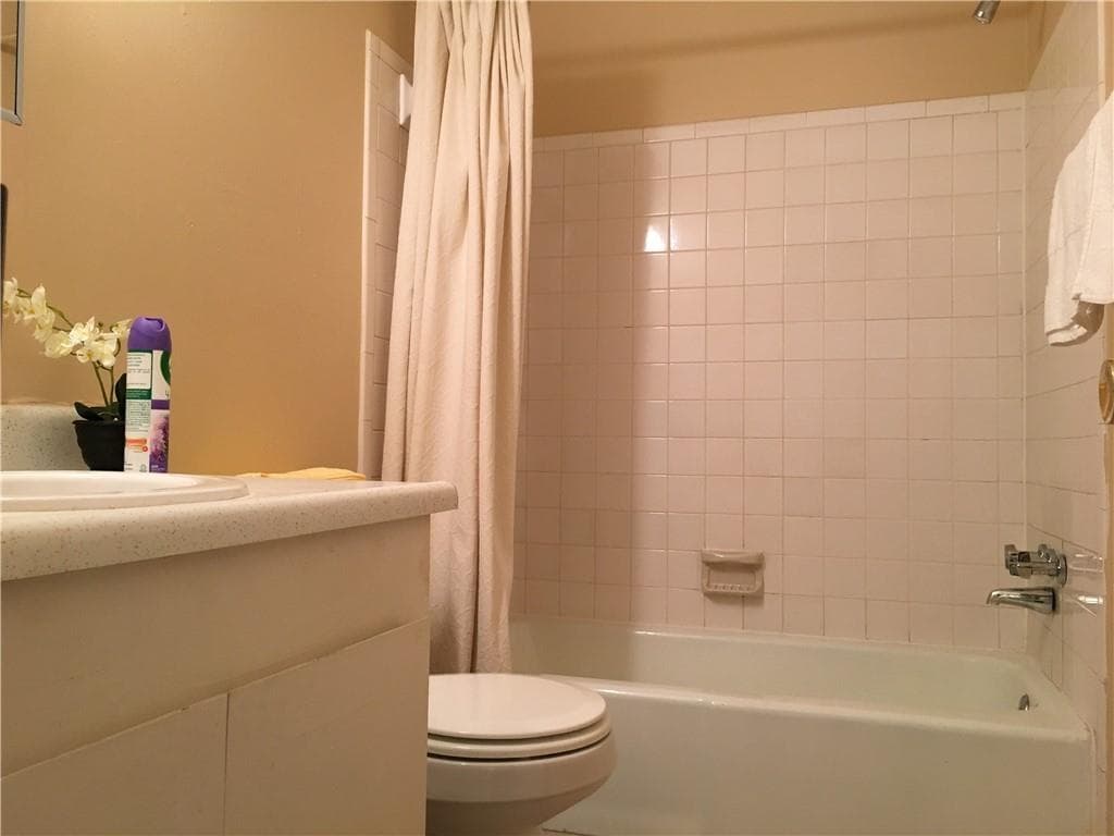 2 bedroom, 2 bathroom, 1,100 sq ft townhouse for rent at 1514 Northwest Drive, Atlanta, GA 30318 for $1,295 a month — photo 6